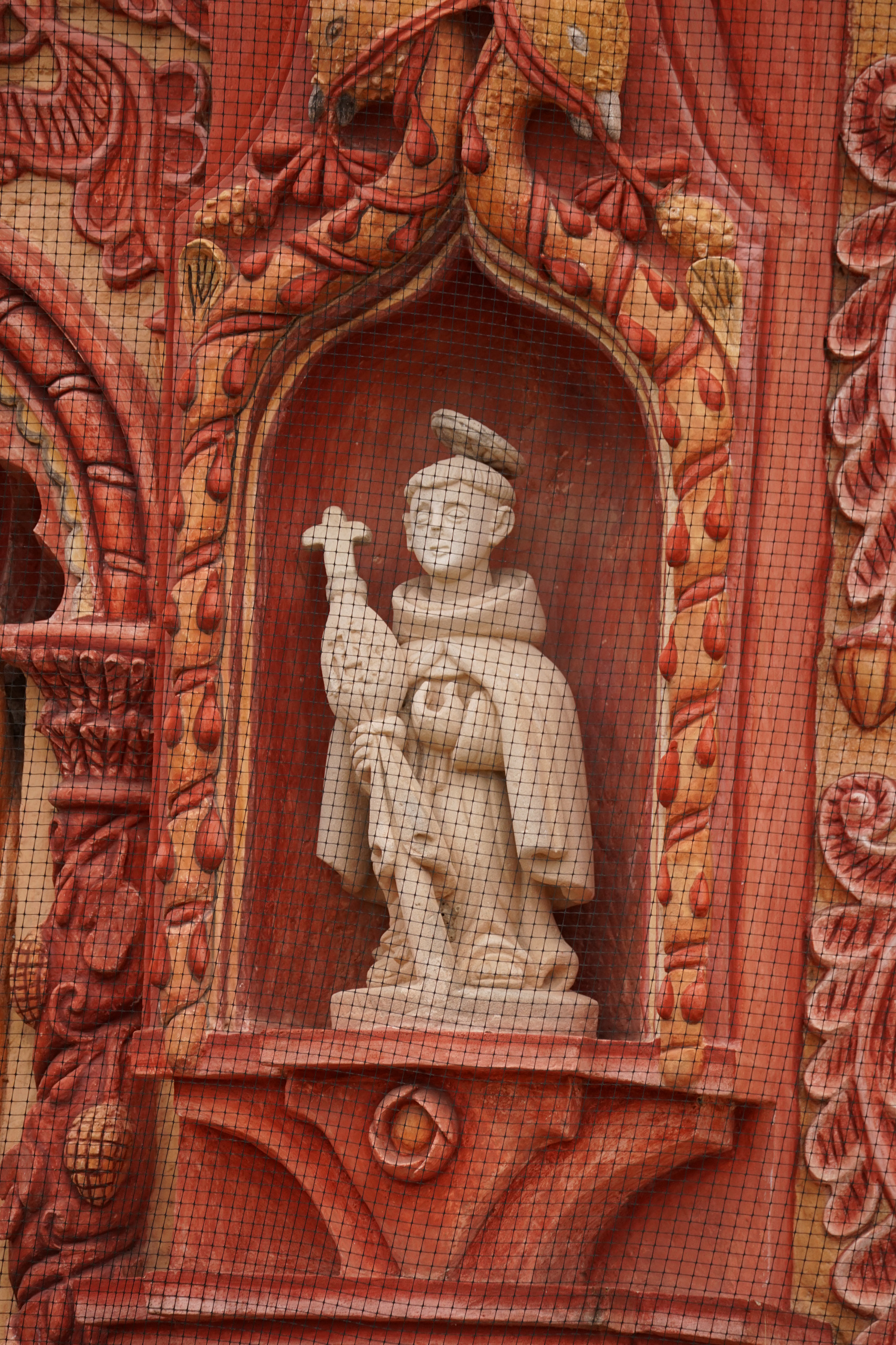 Detalle de cantera y decoración de la Misión Franciscana de Landa